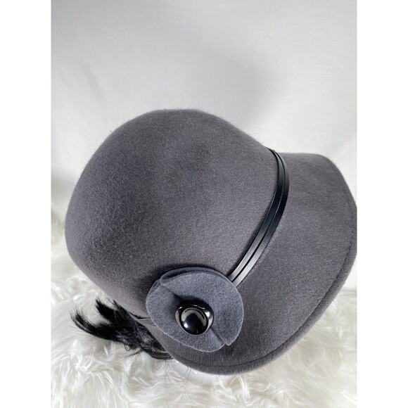 100% Wool Cloche Bucket 1920 Style Gray Hat Leather Black Bands Button Accent - Picture 2 of 5